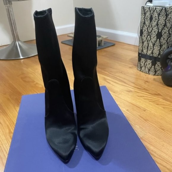 Stuart Weitzman Clinger Ankle Black Stretch Satin Boots/Booties SZ 5.5 - Picture 3 of 8